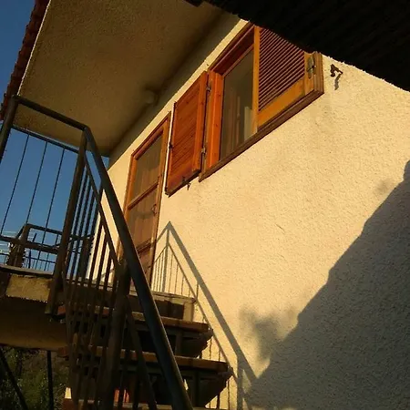 Mare Monte Kazaviti Μικρός Πρίνος